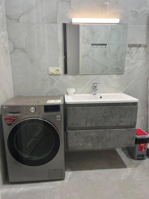 Spacious 2 Bedrooms In The Center Of เยเรวาน ภายนอก รูปภาพ