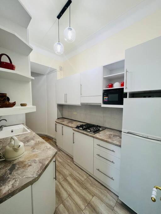 Spacious 2 Bedrooms In The Center Of เยเรวาน ภายนอก รูปภาพ