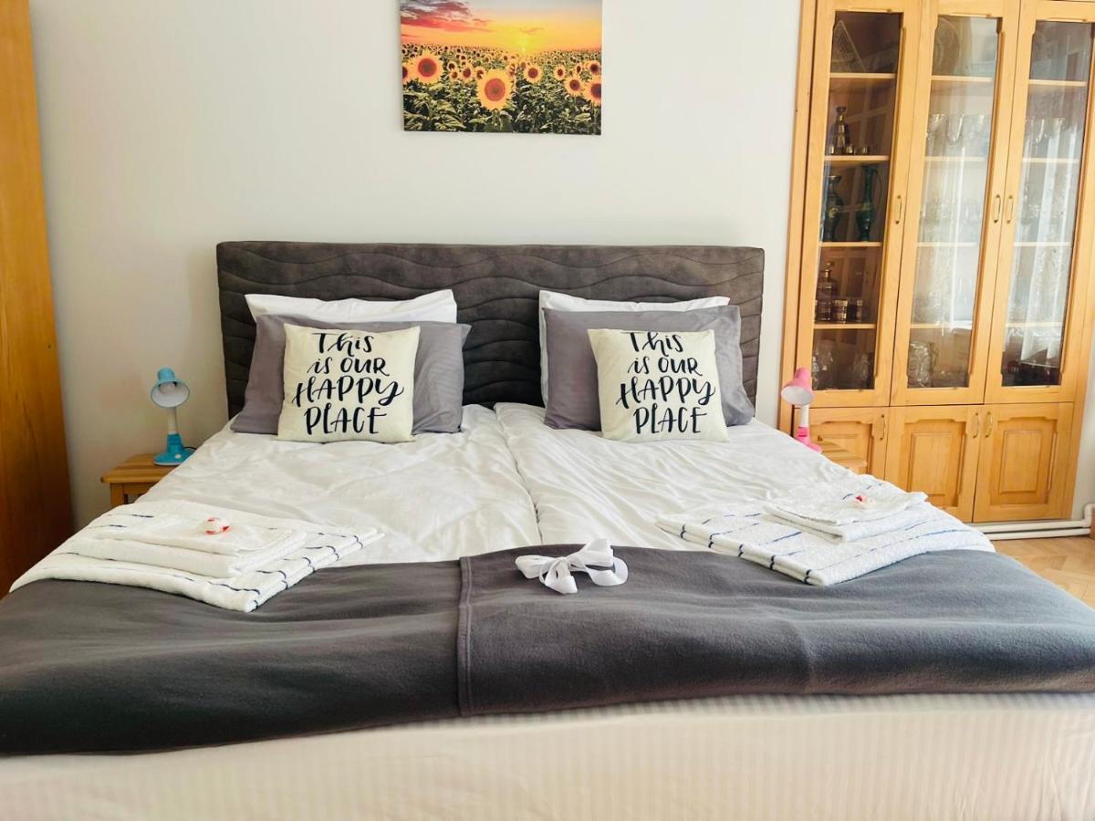 Spacious 2 Bedrooms In The Center Of เยเรวาน ภายนอก รูปภาพ